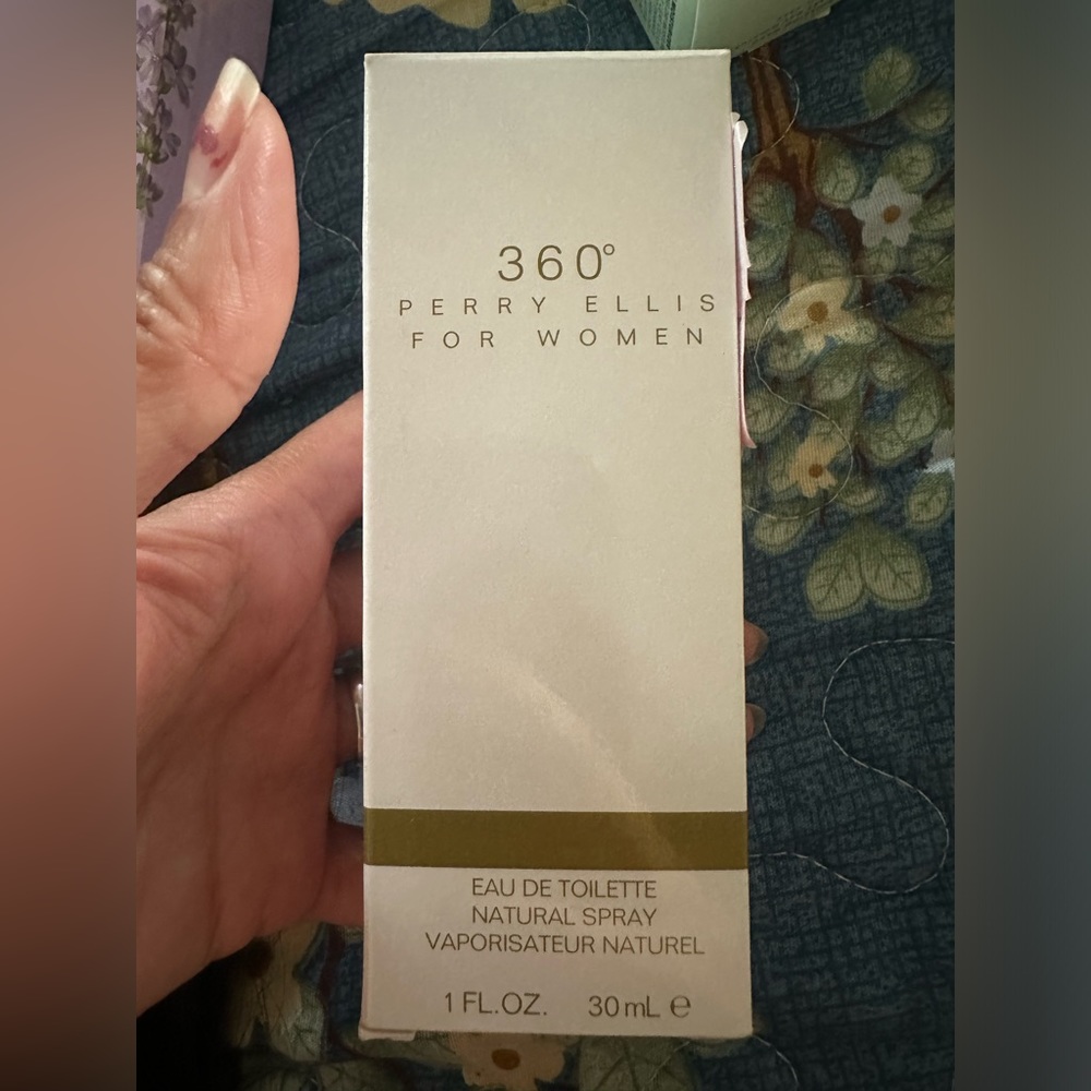 Perry Ellis 360 1oz /30 ml Women's Eau de Toilette.
New in box sealed